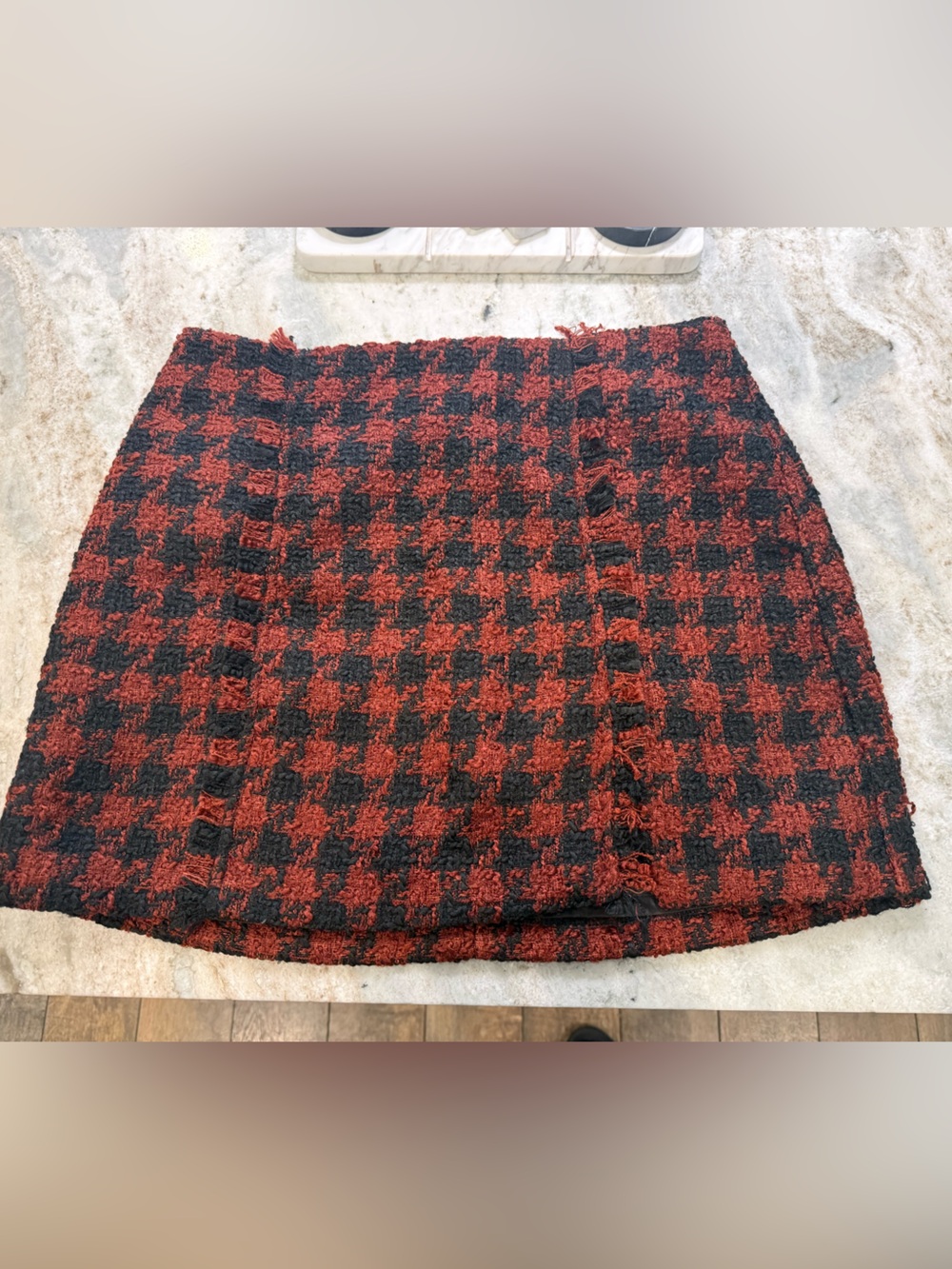 House of Harlow 1960 Red and Black Houndstooth Tweed Mini Skirt Medium